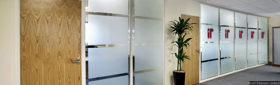 Komfire 75 Office Partitioning - 75mm square edge trim system